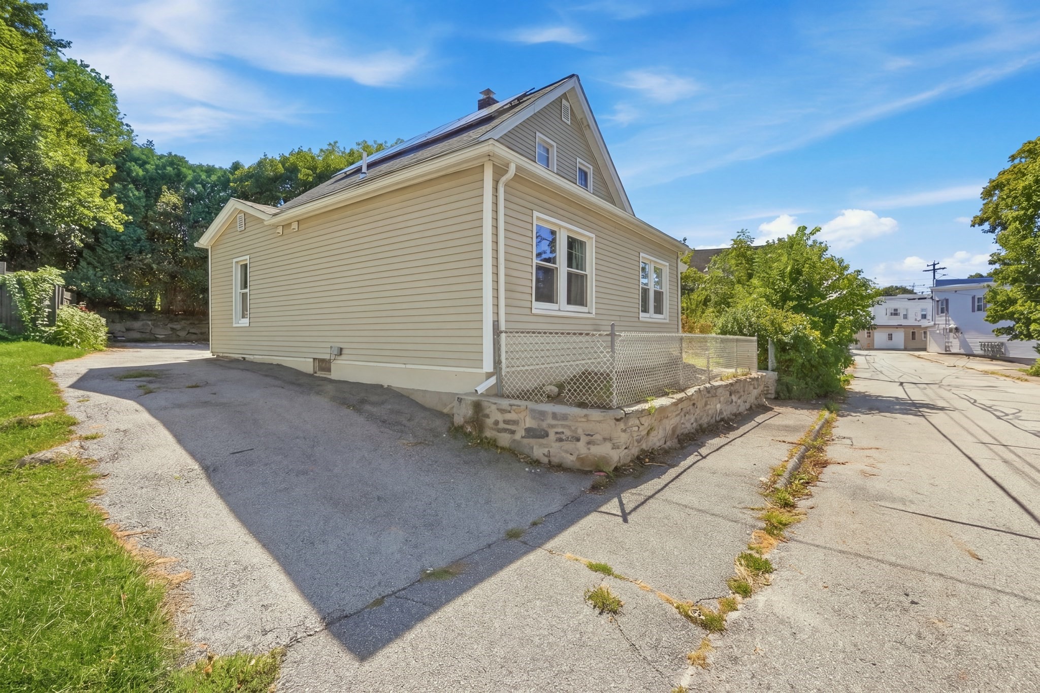 6 Goddard St Property Photo 3