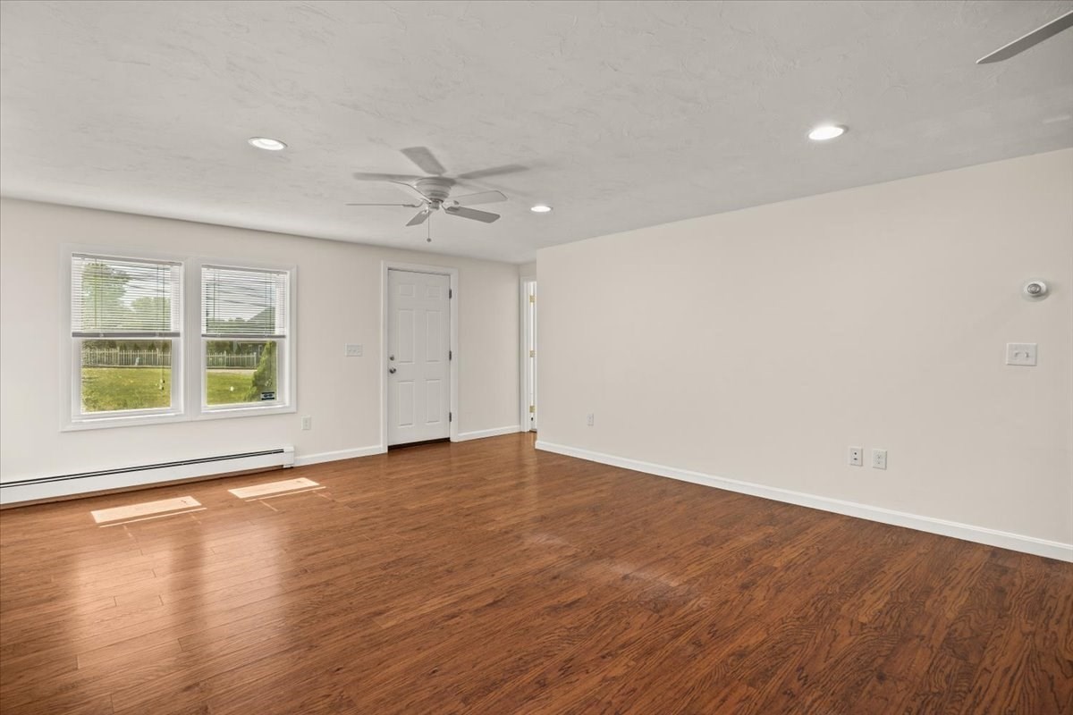 201 Tiffany St Property Photo 8