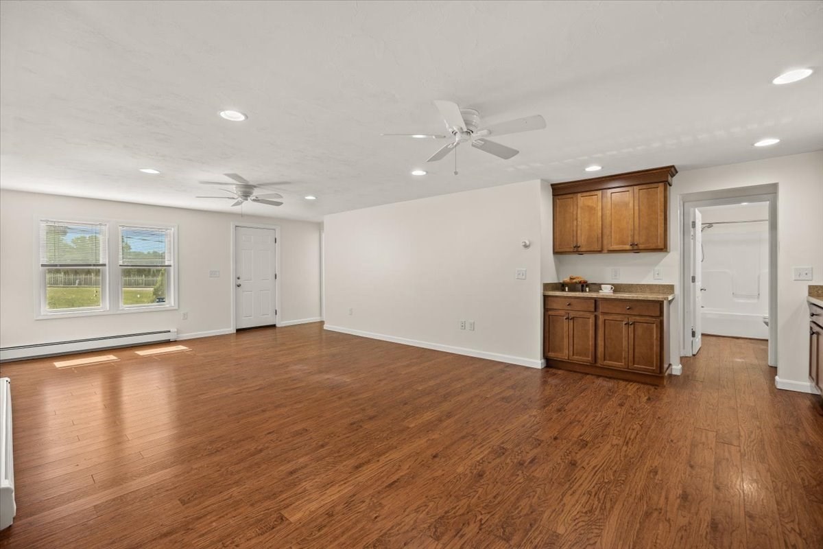 201 Tiffany St Property Photo 10