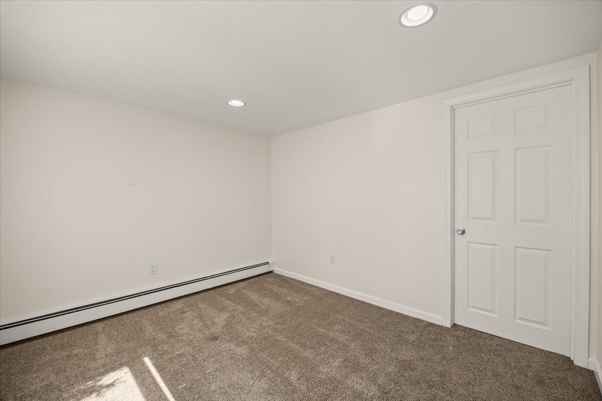 201 Tiffany St Property Photo 16