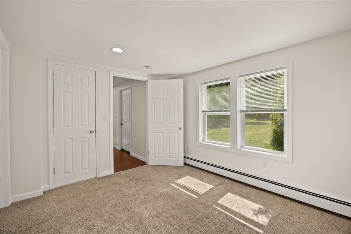 201 Tiffany St Property Photo 17