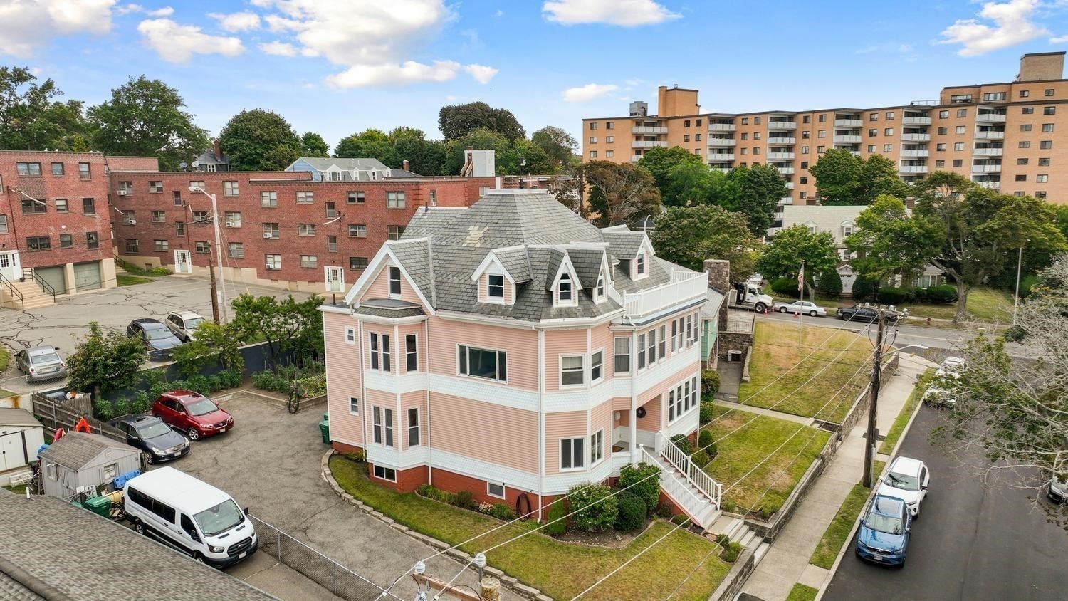 11 Tudor St Property Photo 4