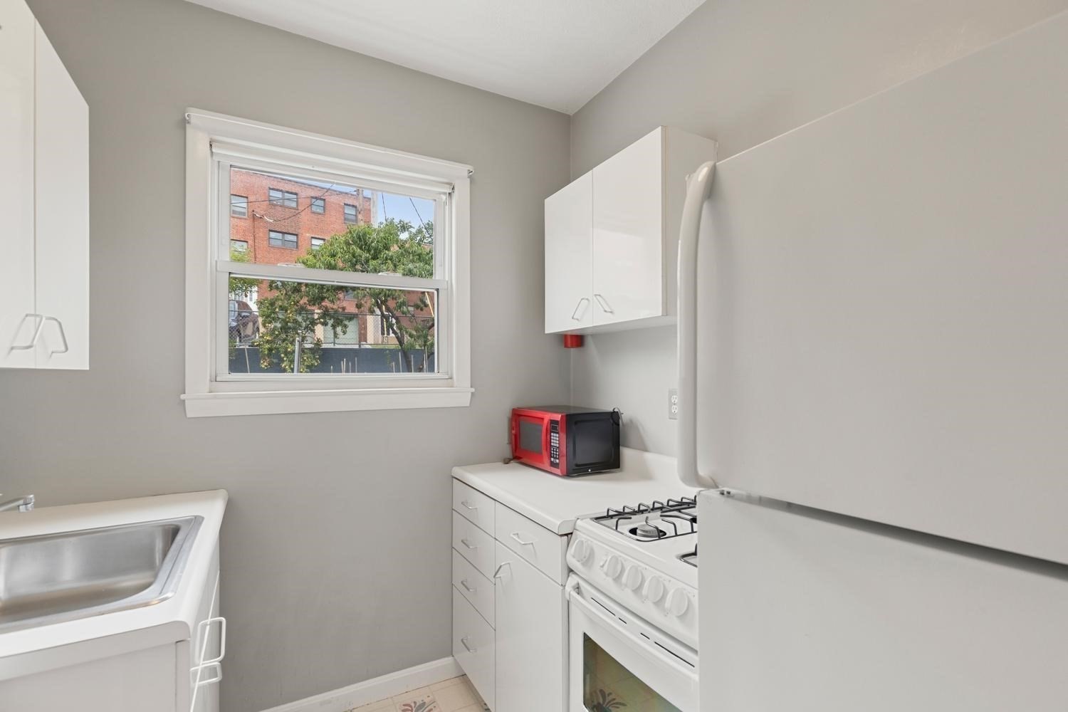 11 Tudor St Property Photo 10