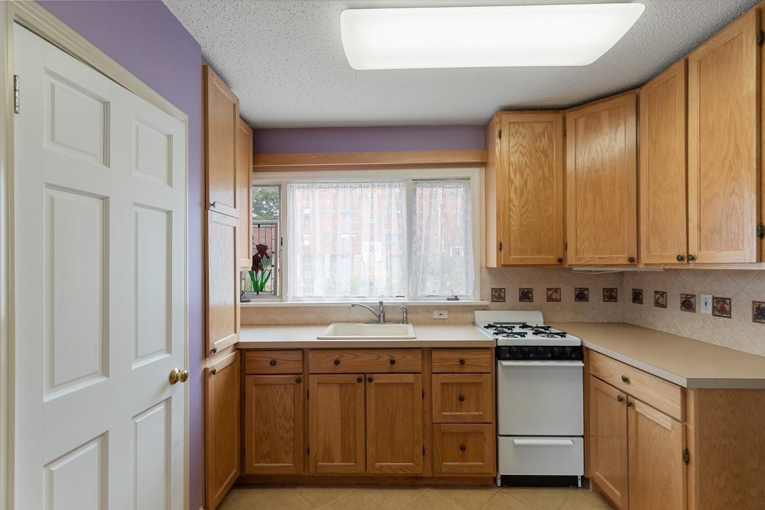 11 Tudor St Property Photo 16
