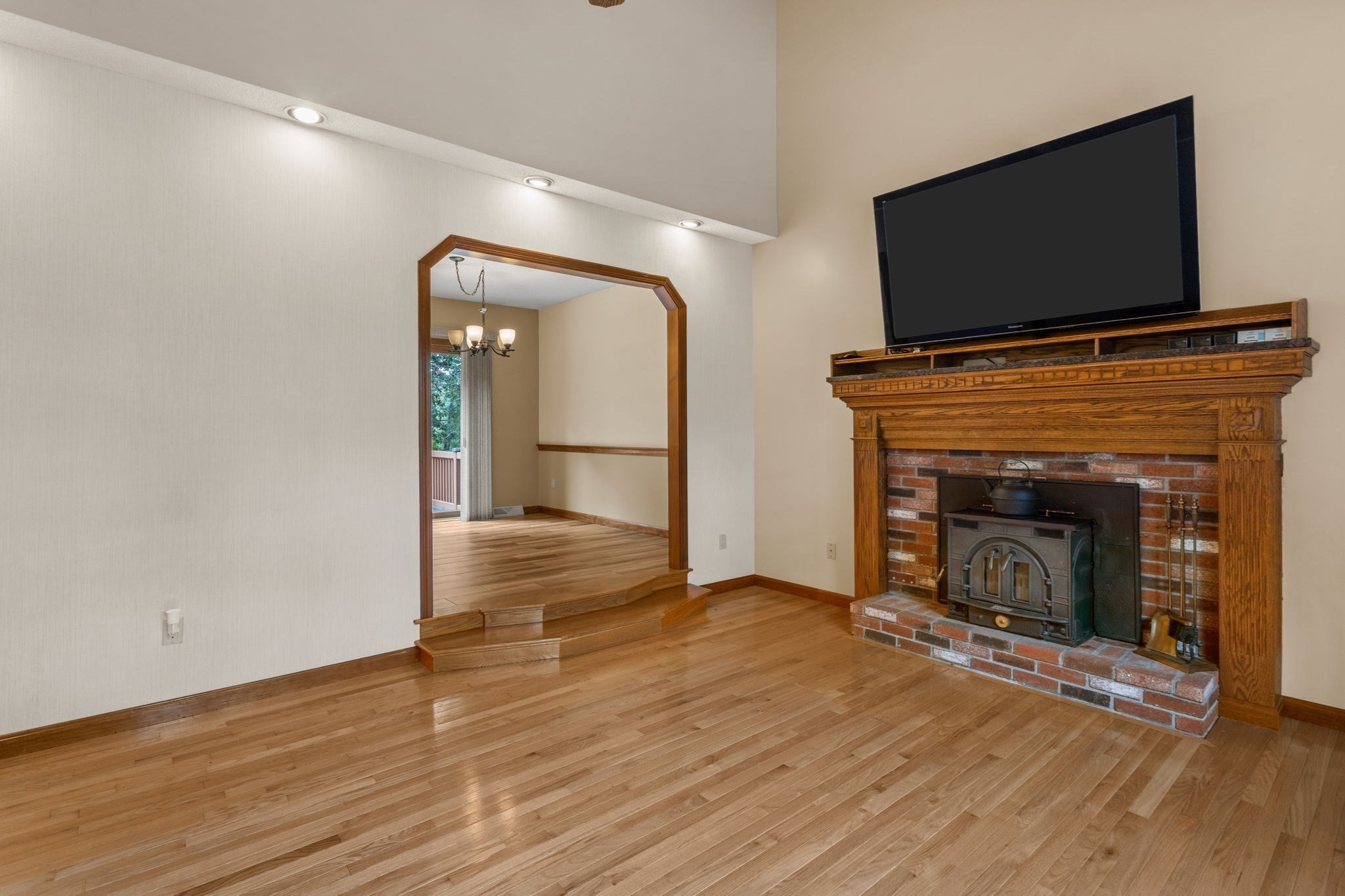 2 Robin Rd Property Photo 8