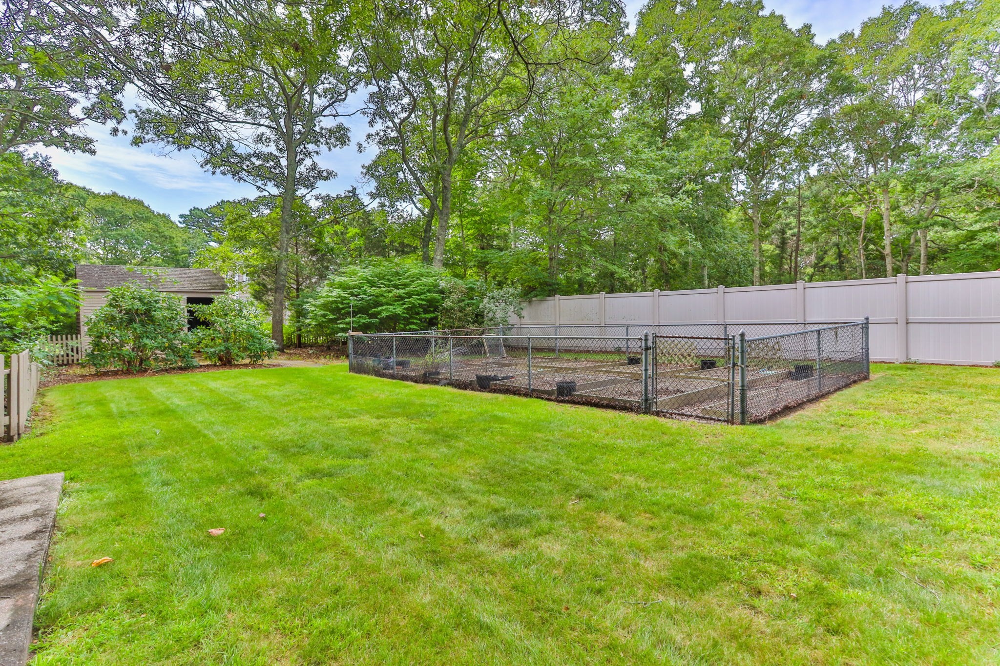 2 Robin Rd Property Photo 31