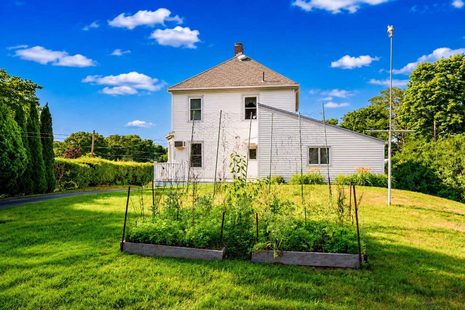 4 Longfellow St Property Photo 1