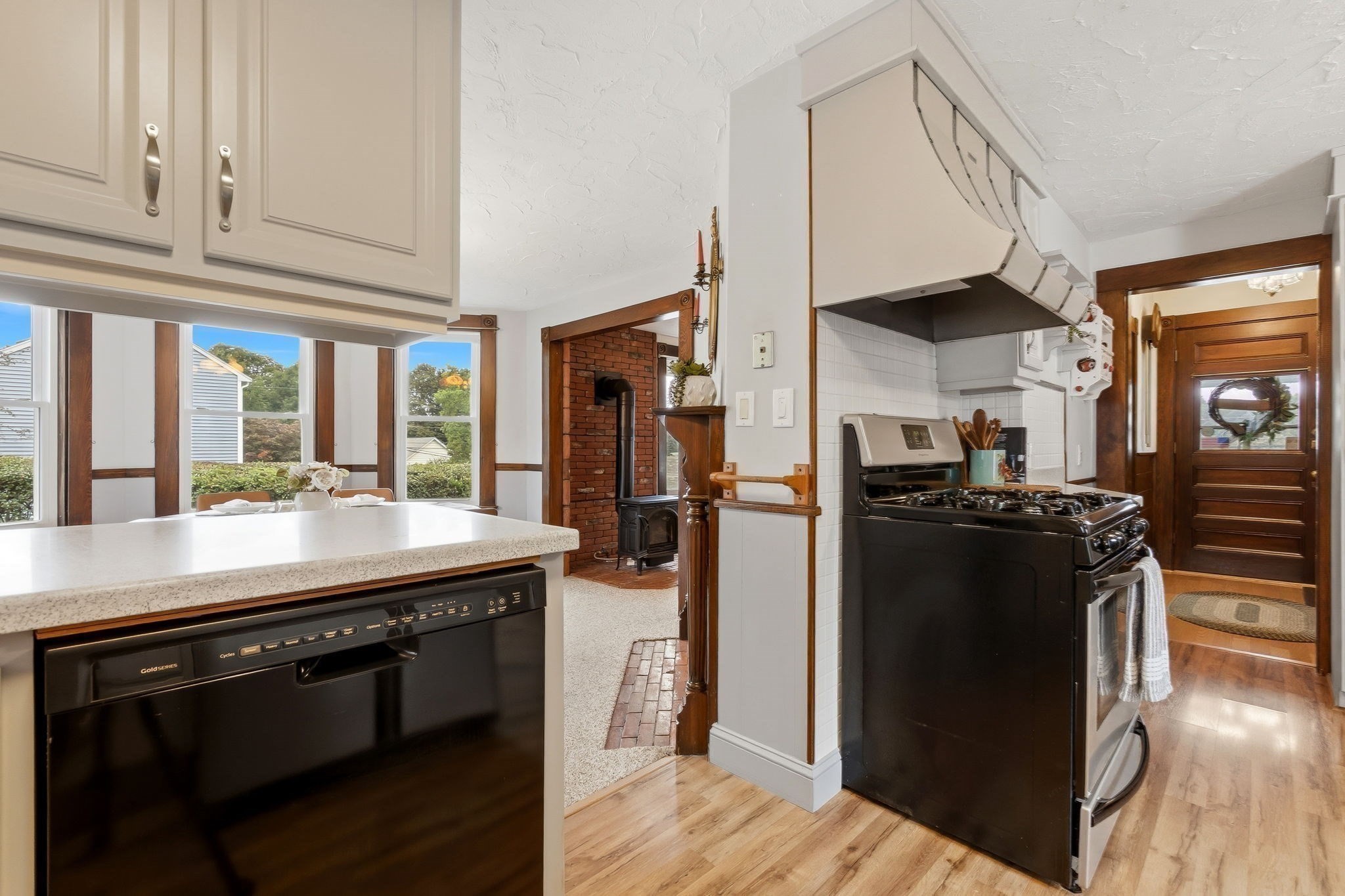 4 Longfellow St Property Photo 9