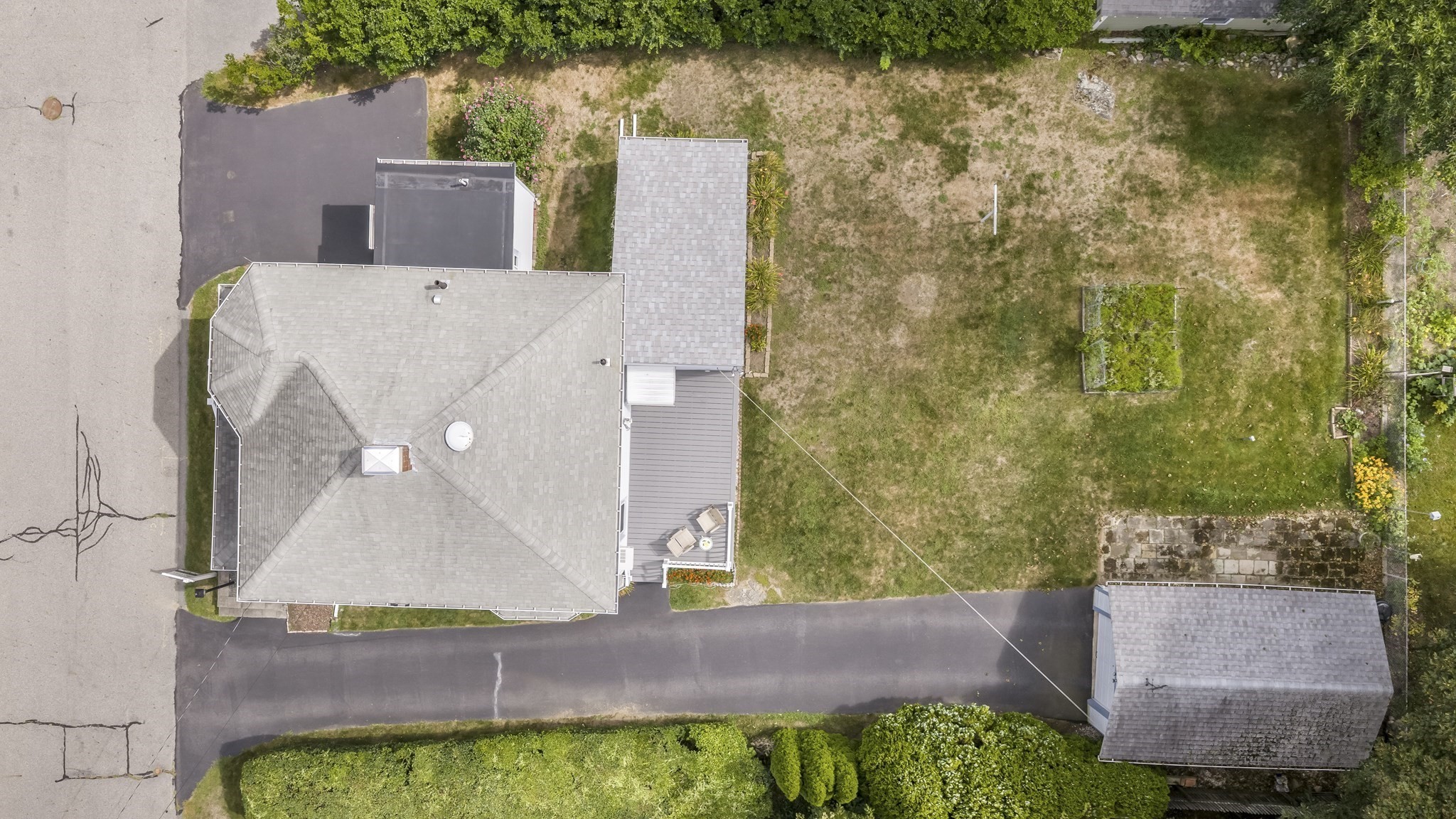 4 Longfellow St Property Photo 35