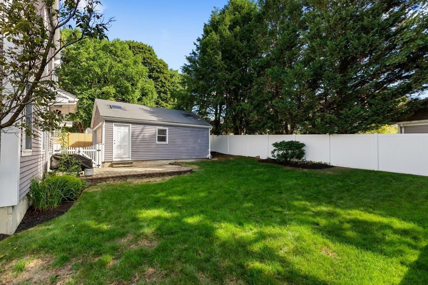 85 Robbins Rd Property Photo 35