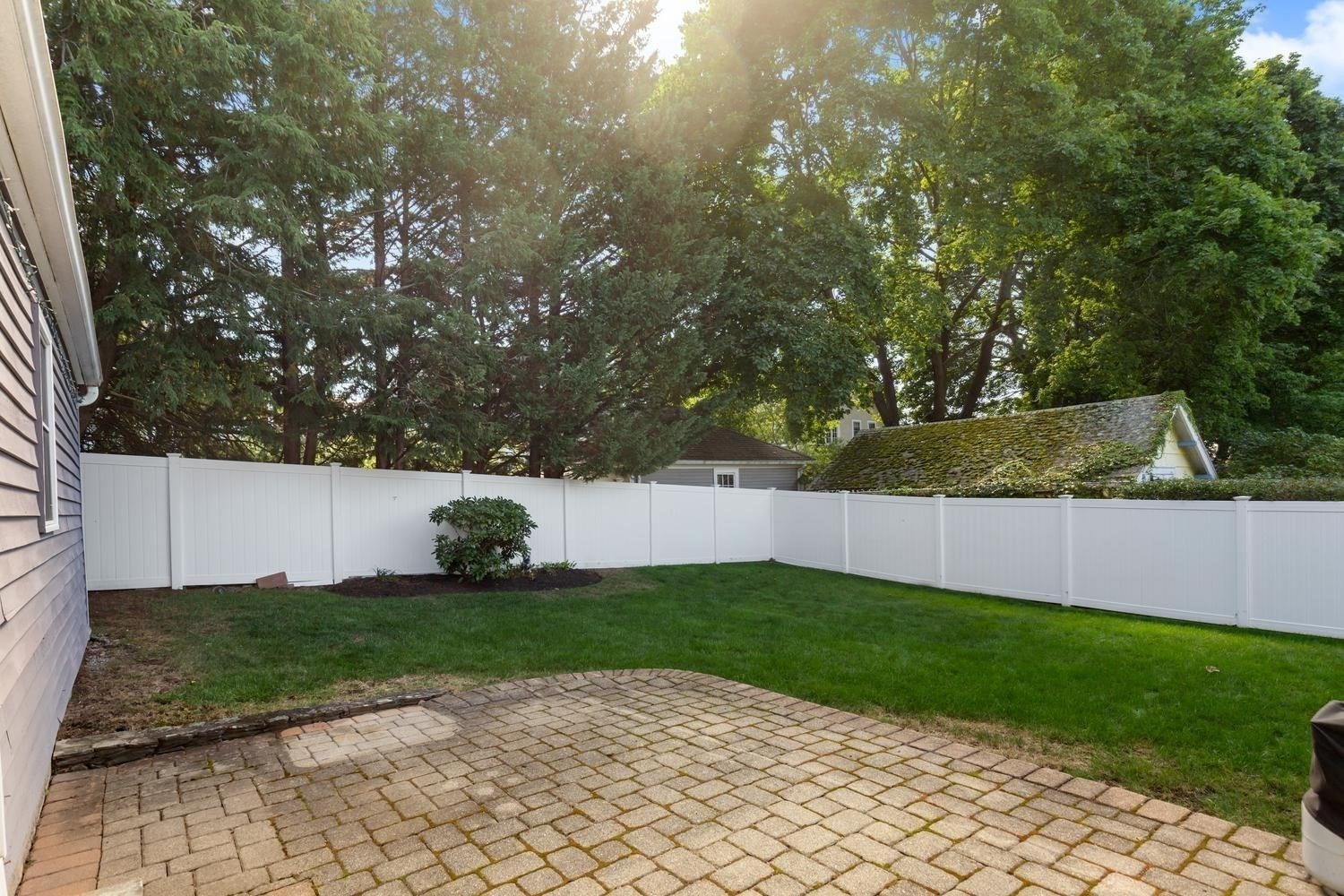 85 Robbins Rd Property Photo 37
