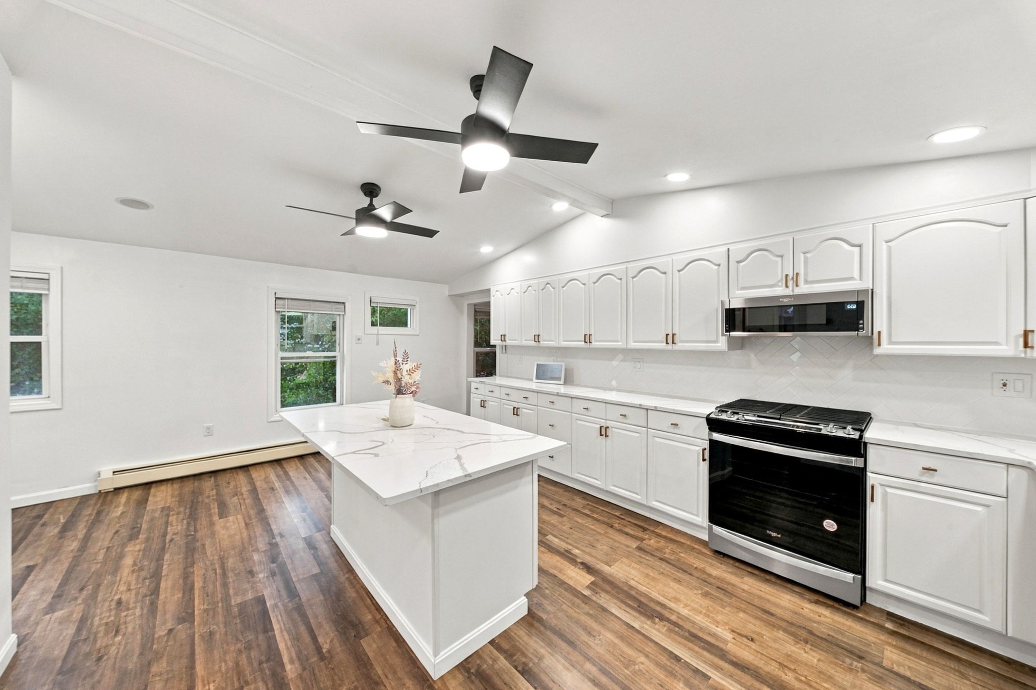28 S Warren St Property Photo 3