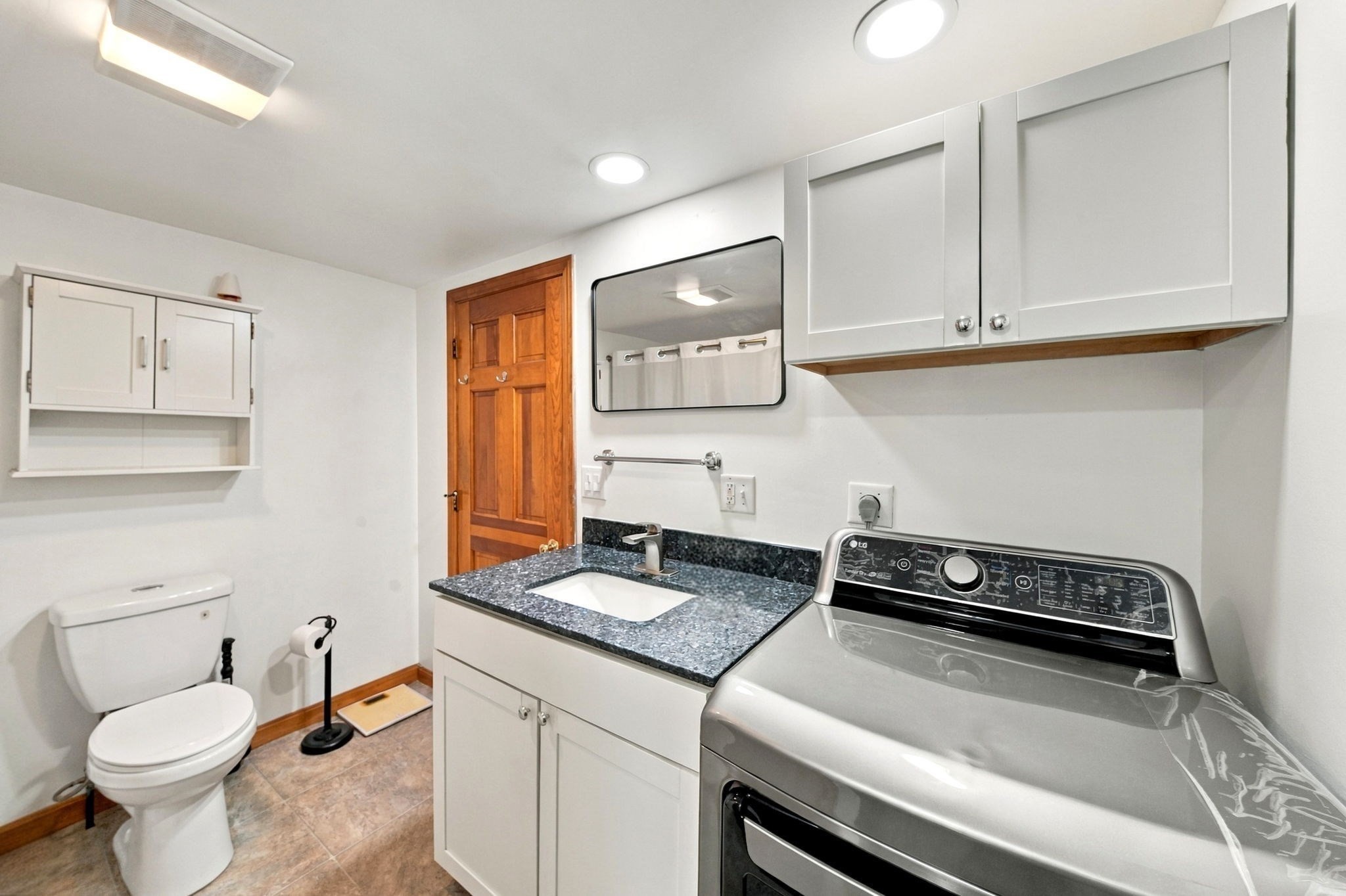 28 S Warren St Property Photo 12