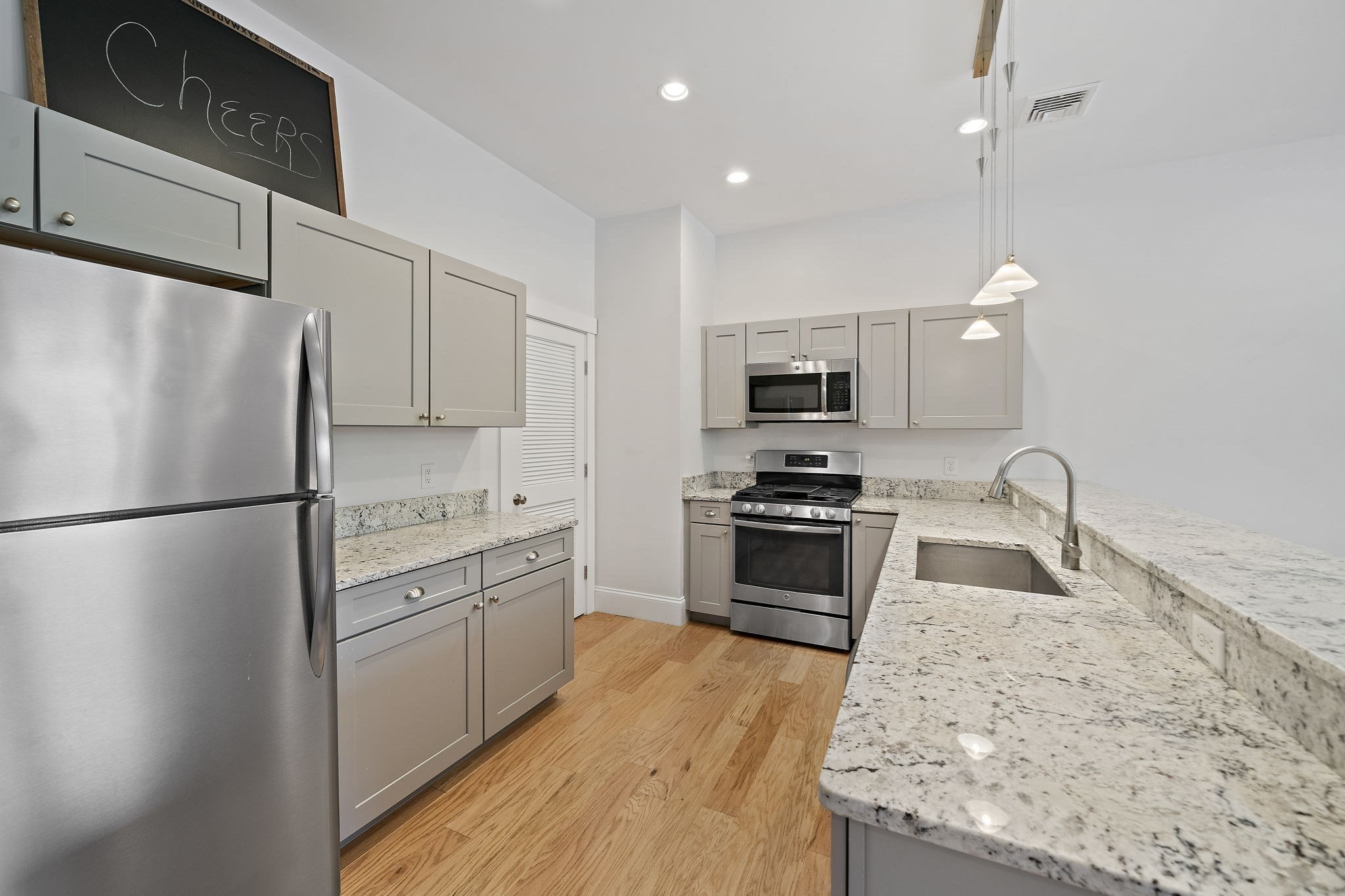 599 Washington St # 12 Property Photo 5