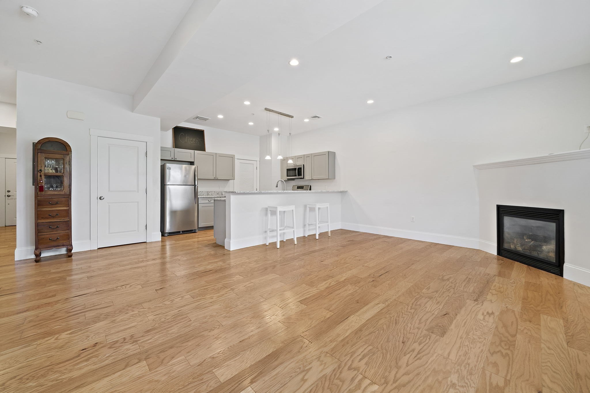 599 Washington St # 12 Property Photo 8