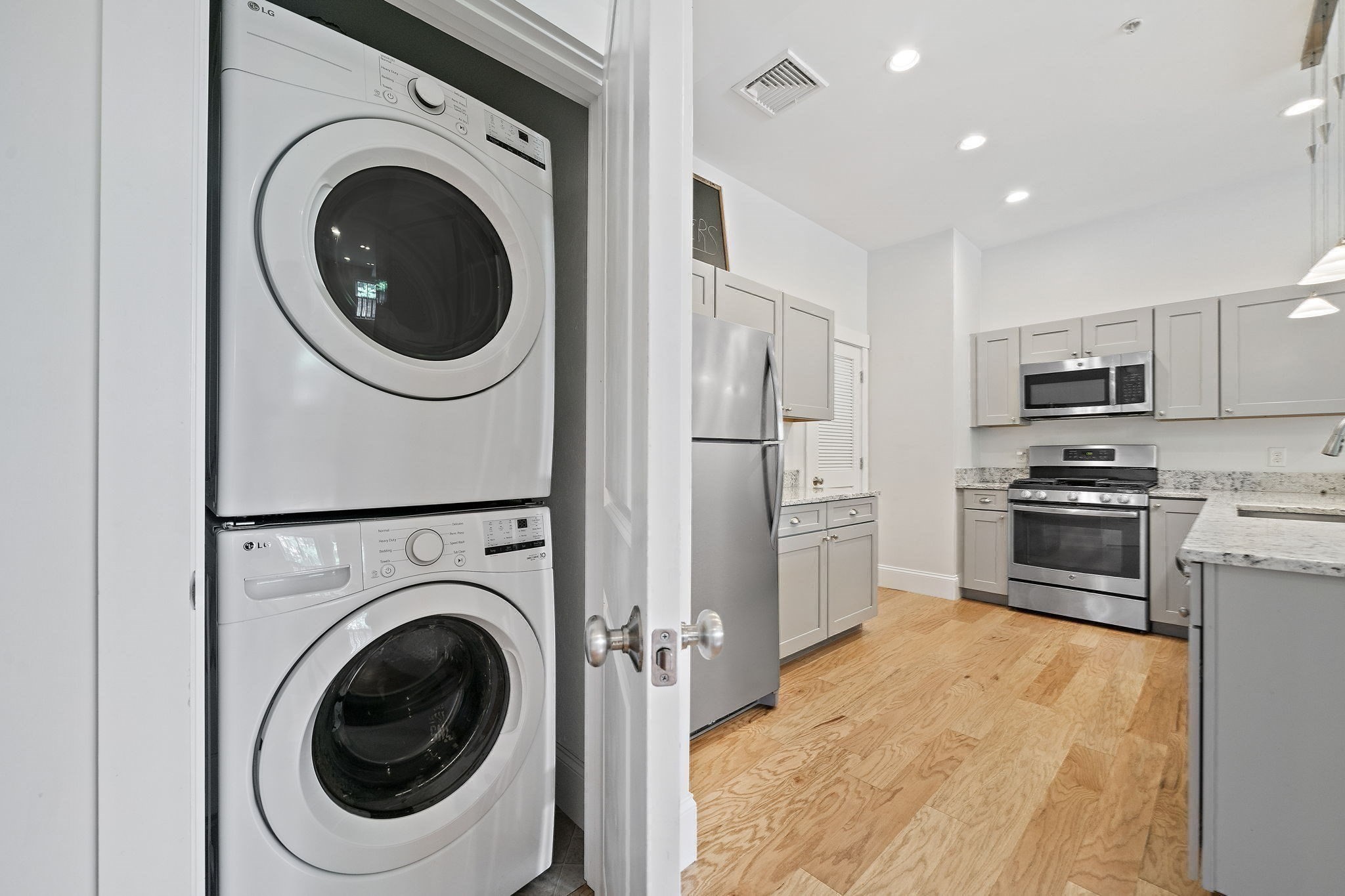 599 Washington St # 12 Property Photo 20