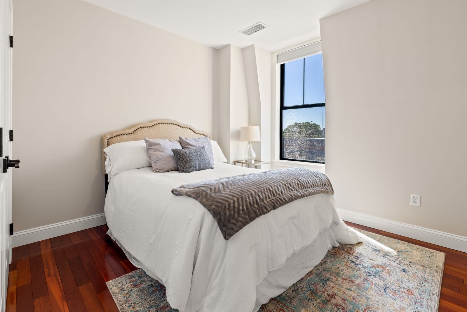 75 Clarendon St # 607 Property Photo 6
