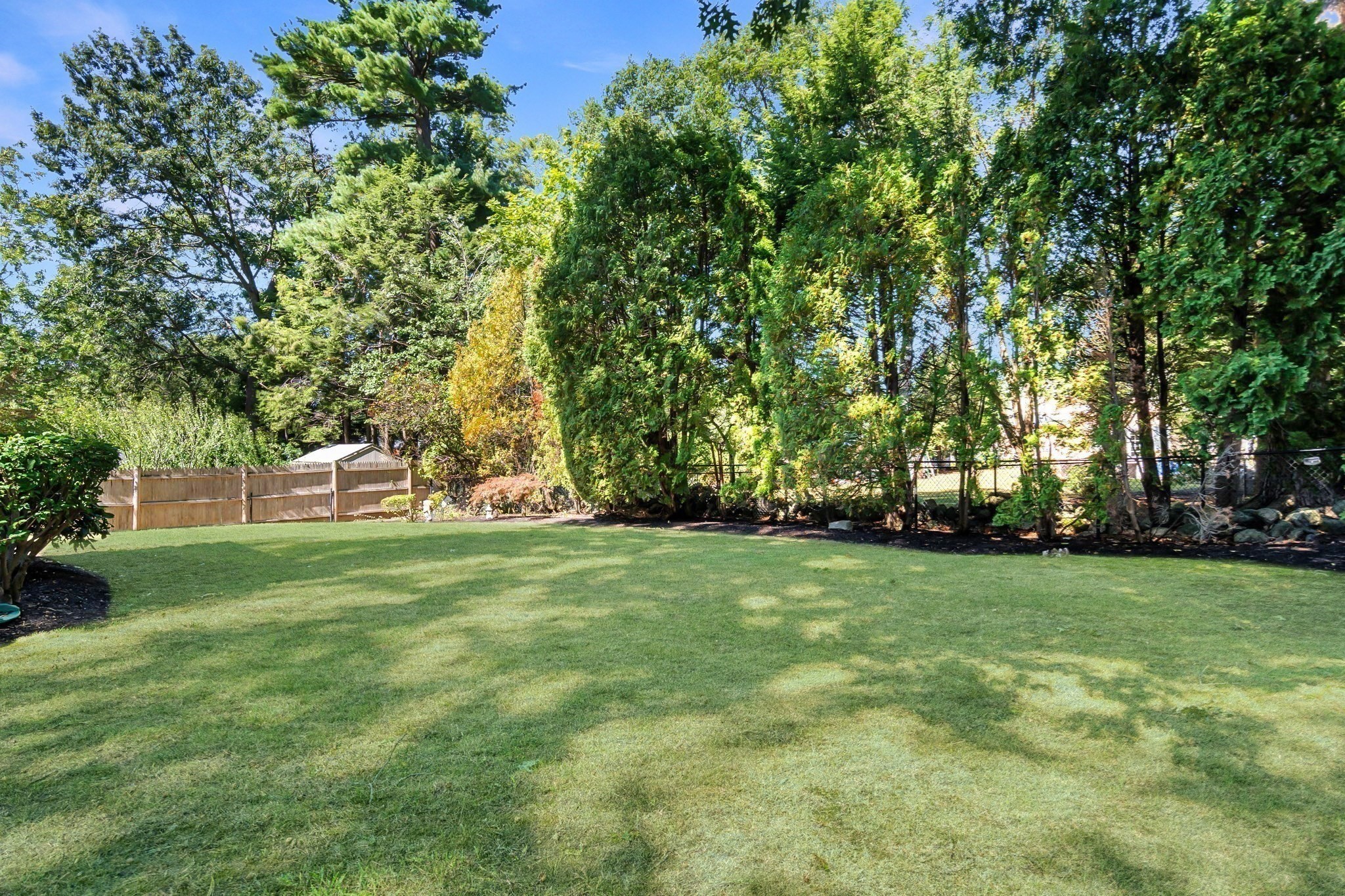 39 Robin Rd Property Photo 4