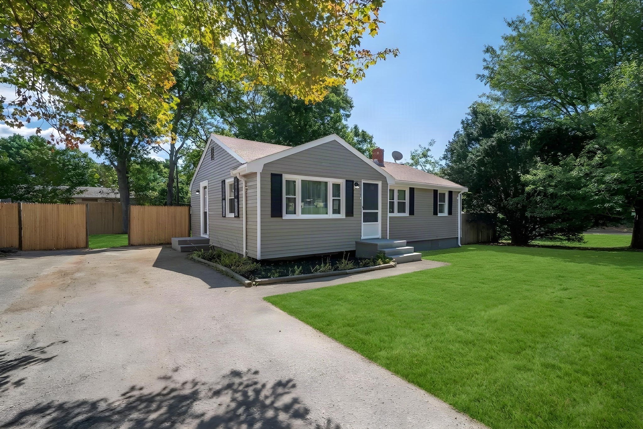 6 Handy Rd Property Photo 2