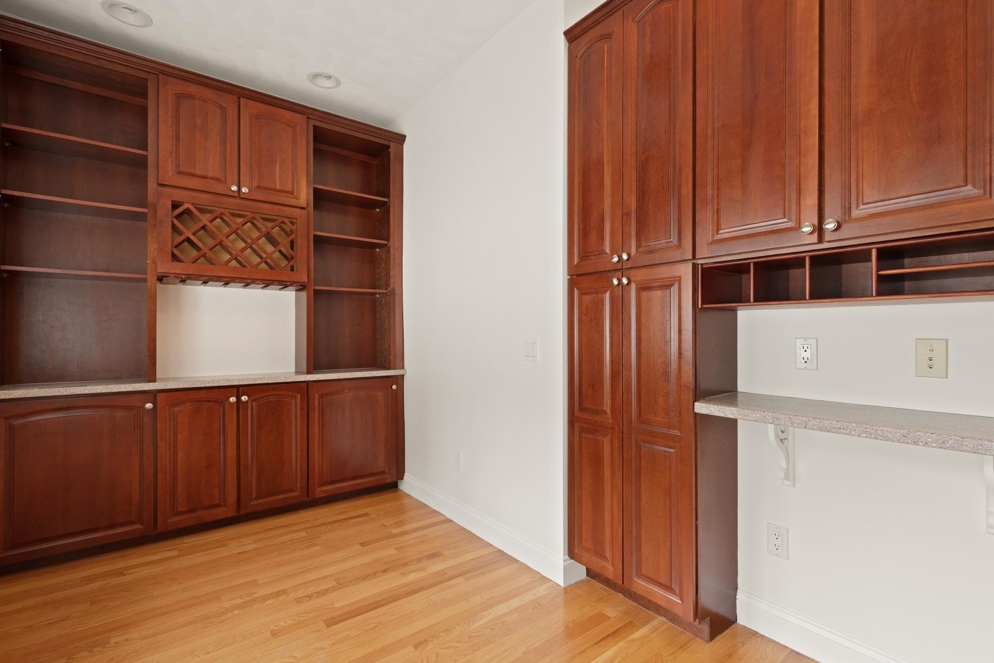 8 Dansreau Place # 8 Property Photo 17