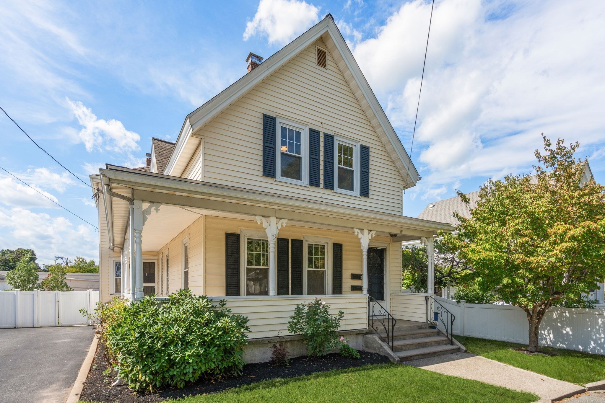 19 Penn St Property Photo 1