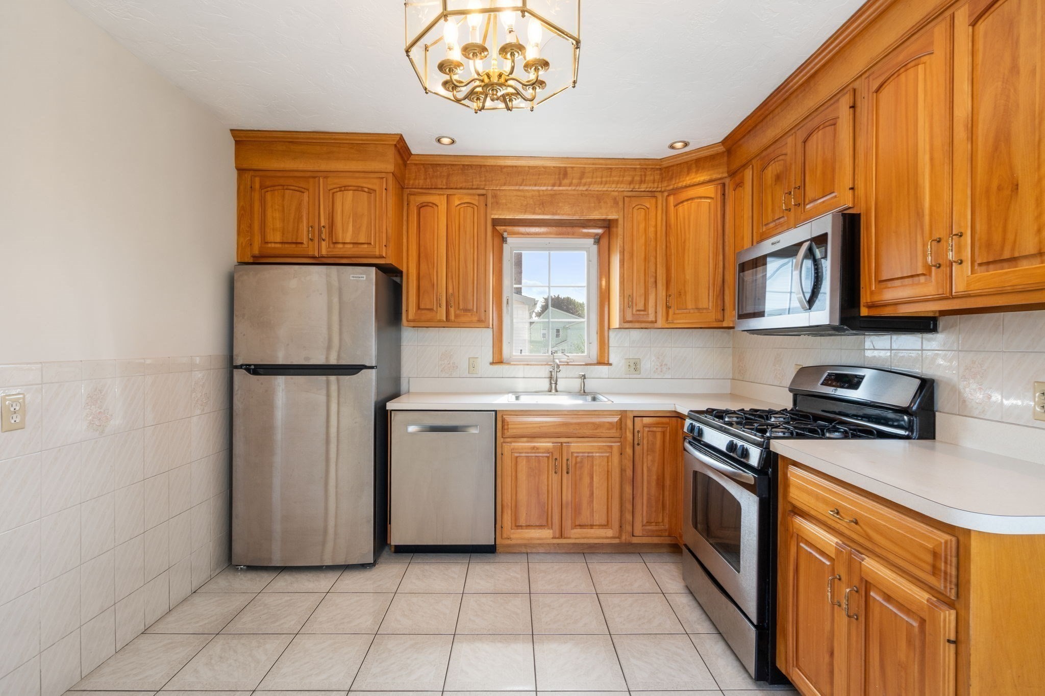 19 Penn St Property Photo 6