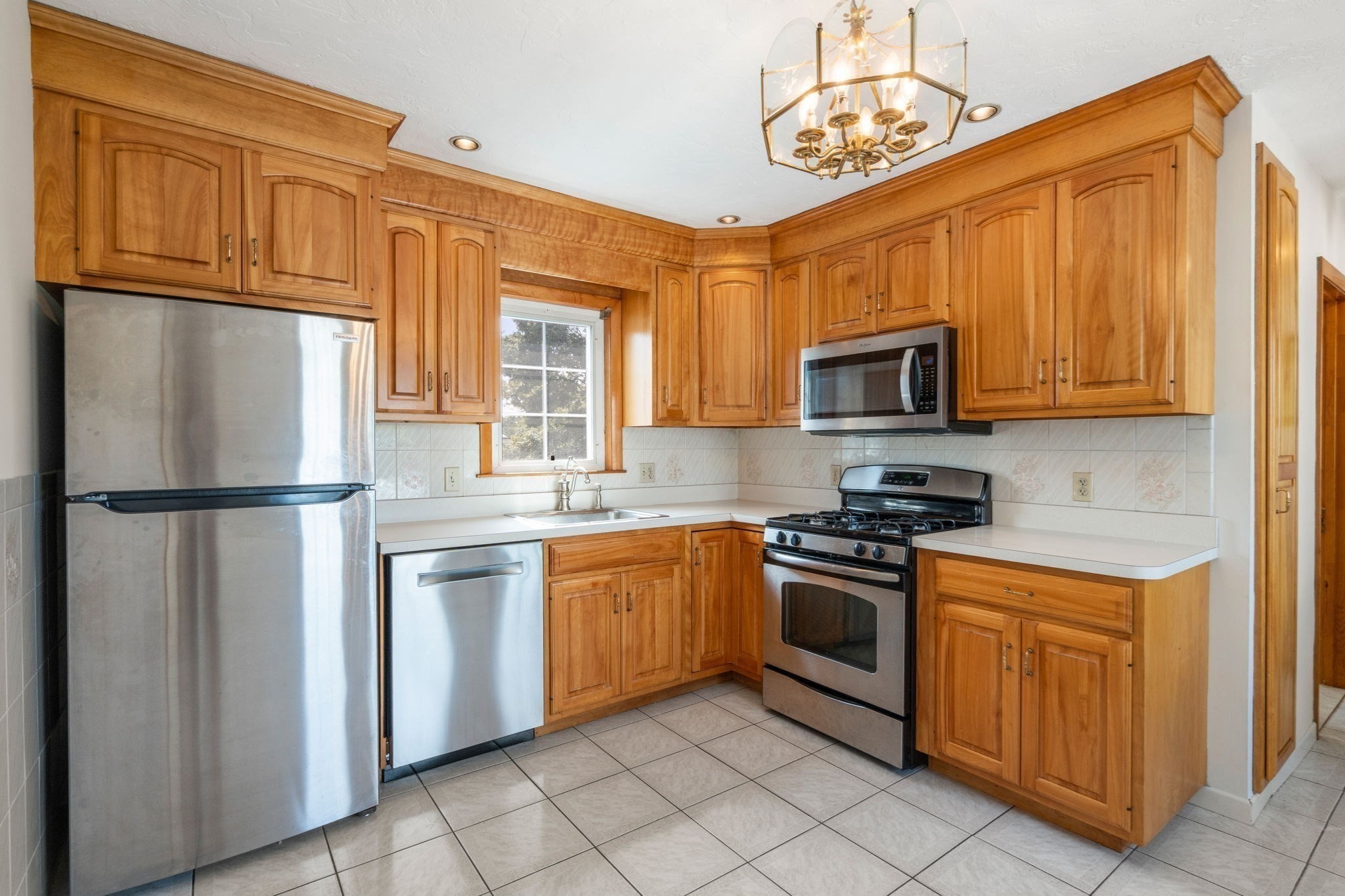 19 Penn St Property Photo 7