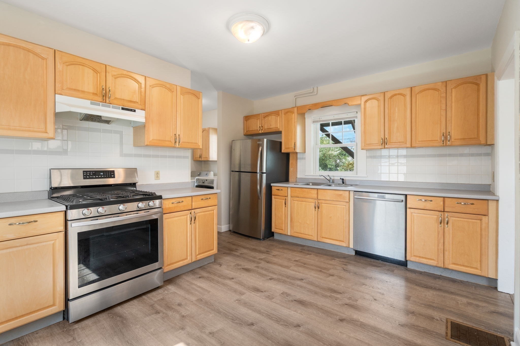 19 Penn St Property Photo 24