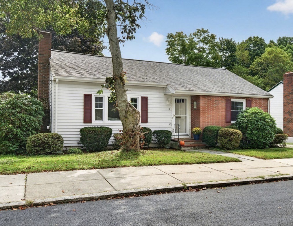 6 Cerdan Ave Property Photo 2