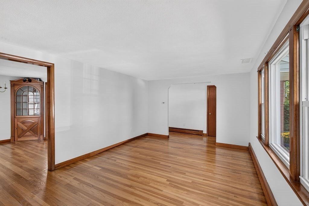 6 Cerdan Ave Property Photo 10