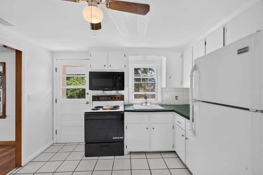 6 Cerdan Ave Property Photo 20