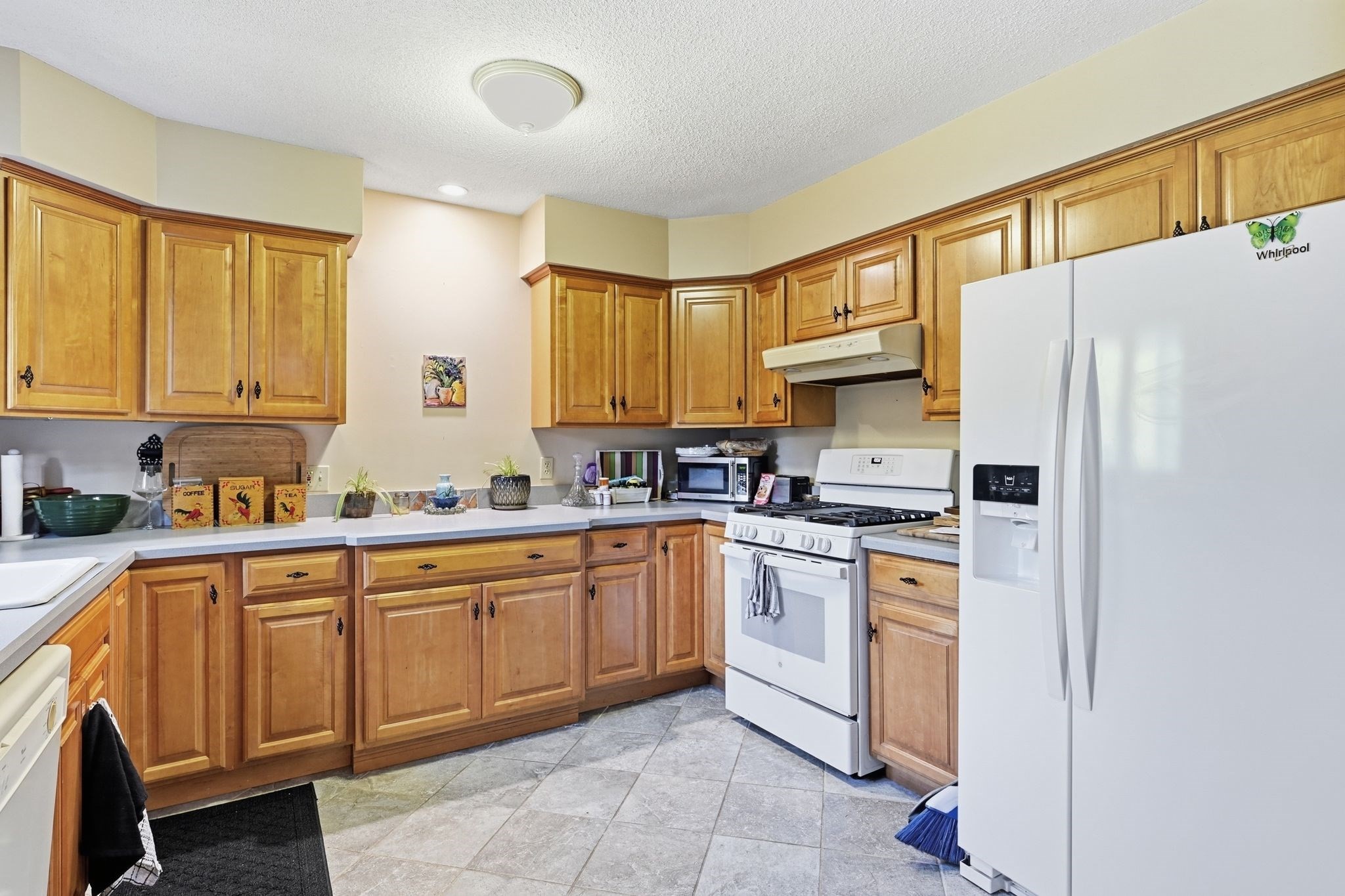211 Allen St Property Photo 12
