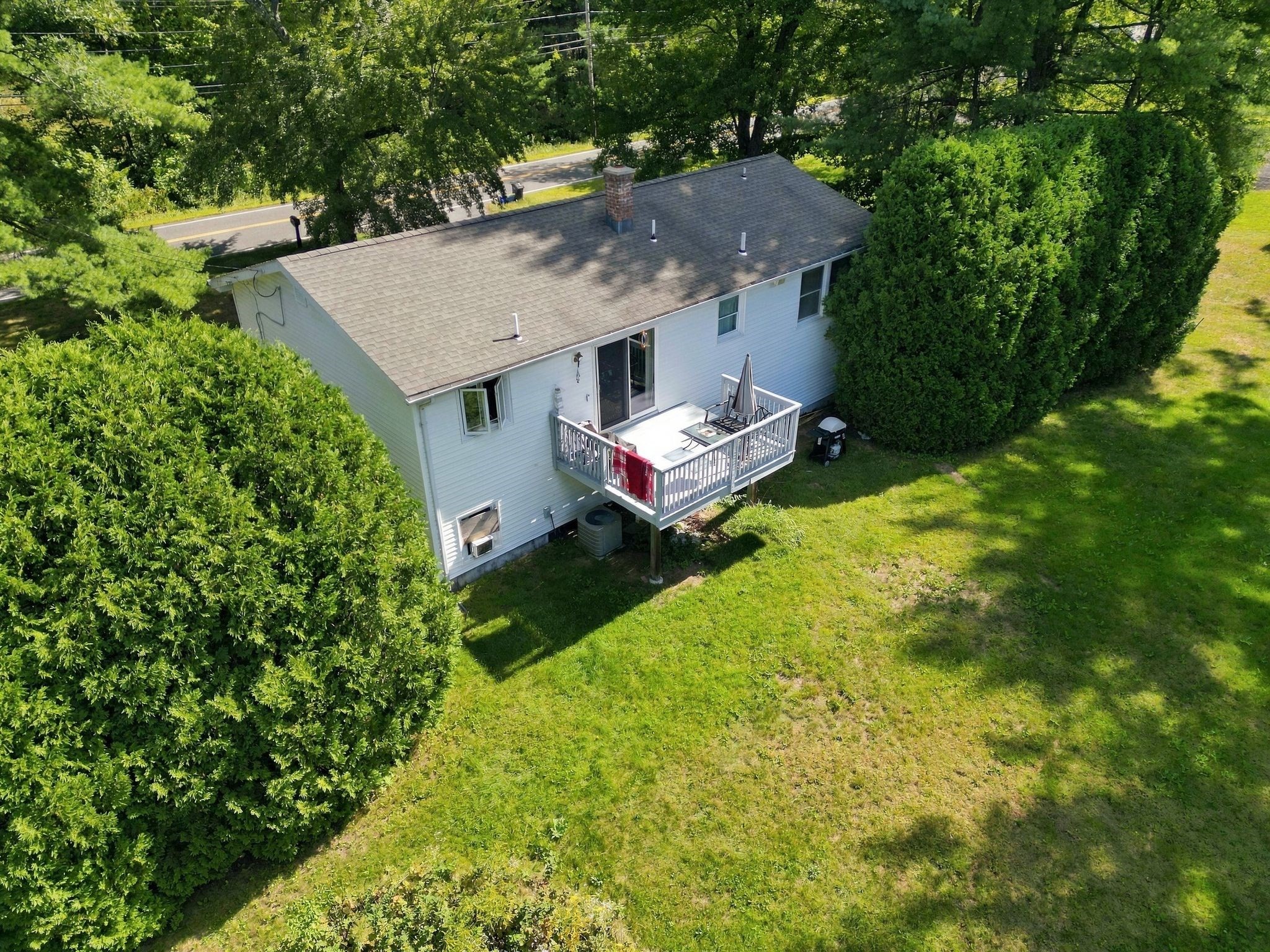 211 Allen St Property Photo 38