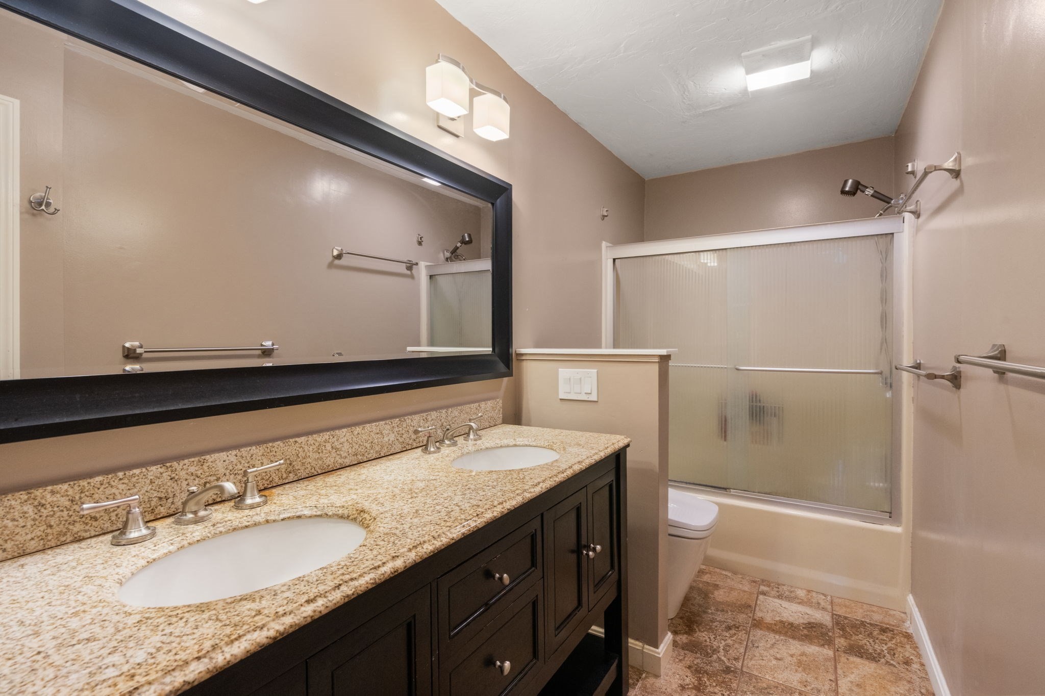 304 Erin Rd # 304 Property Photo 18