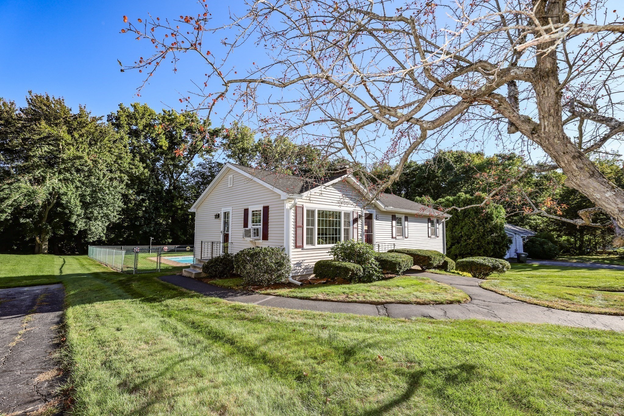 14 Brentwood Dr Property Photo 2