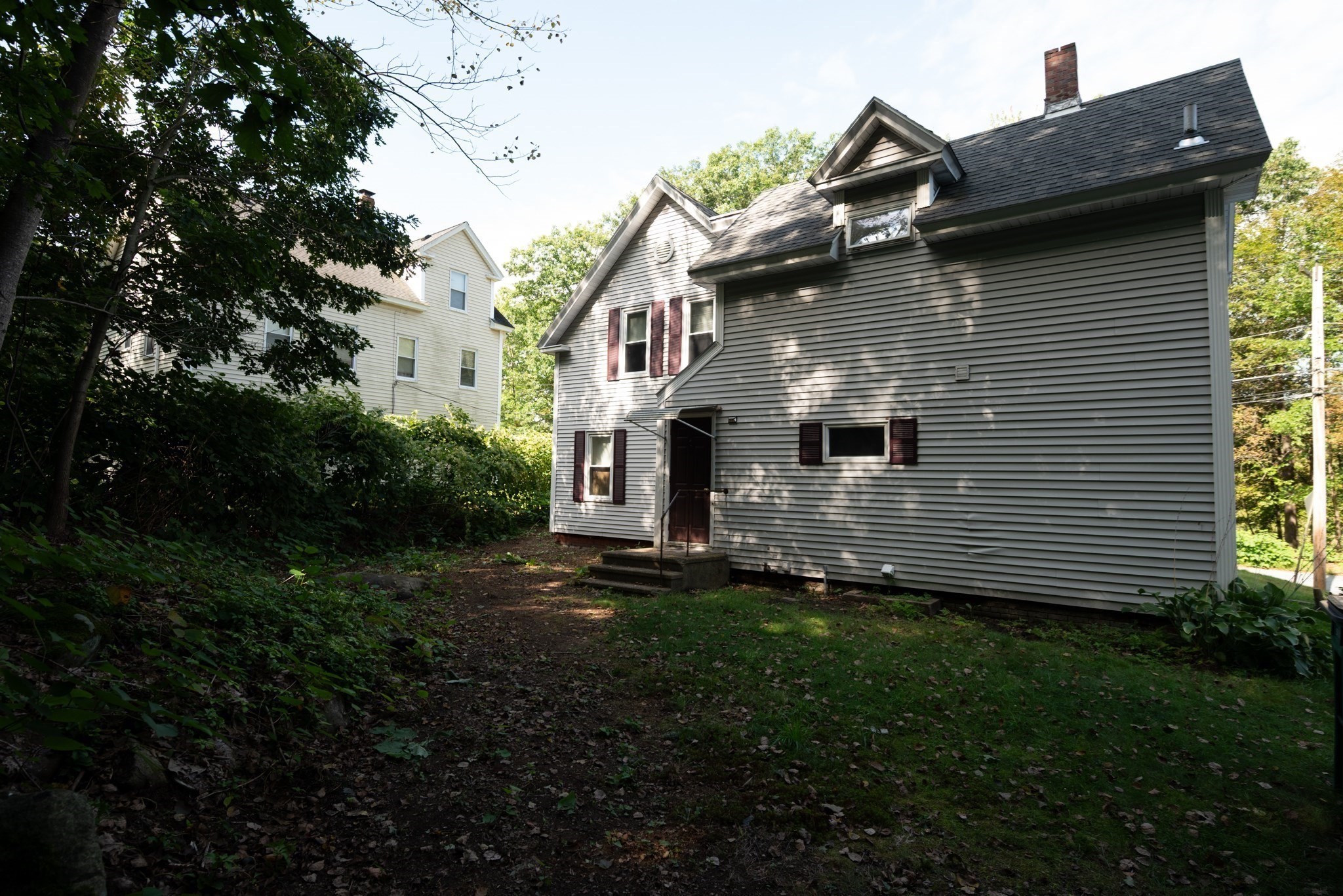 564 Fairmount St Property Photo 4