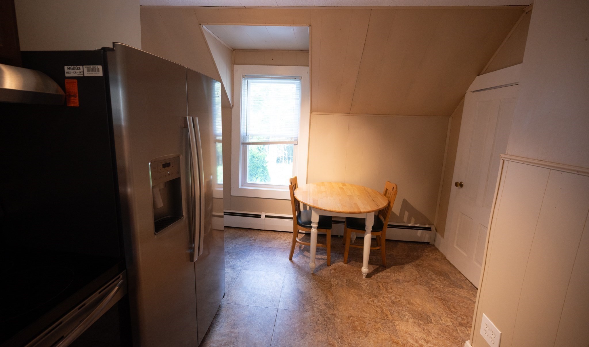 564 Fairmount St Property Photo 6