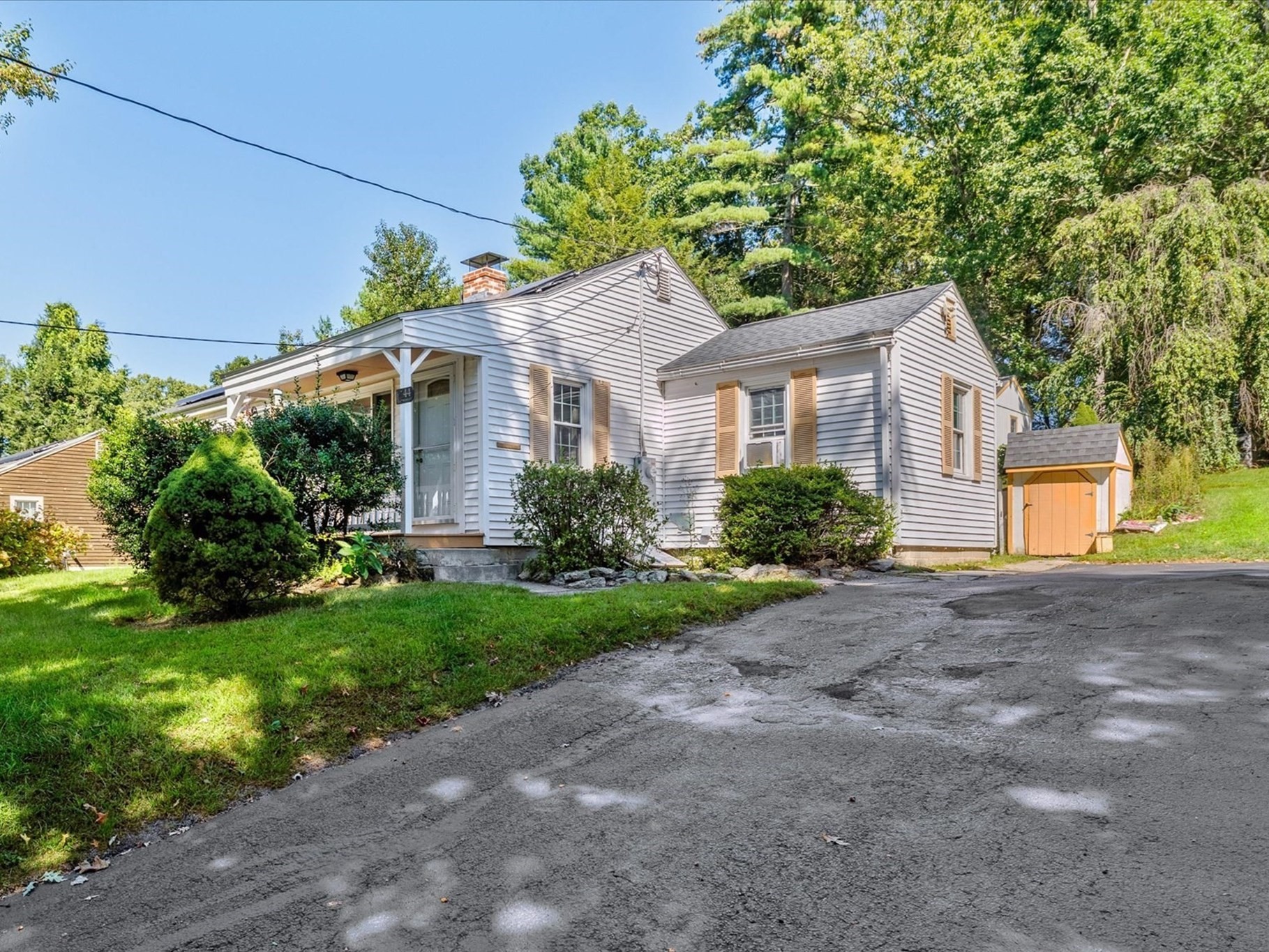 44 New Boston Road Property Photo 1