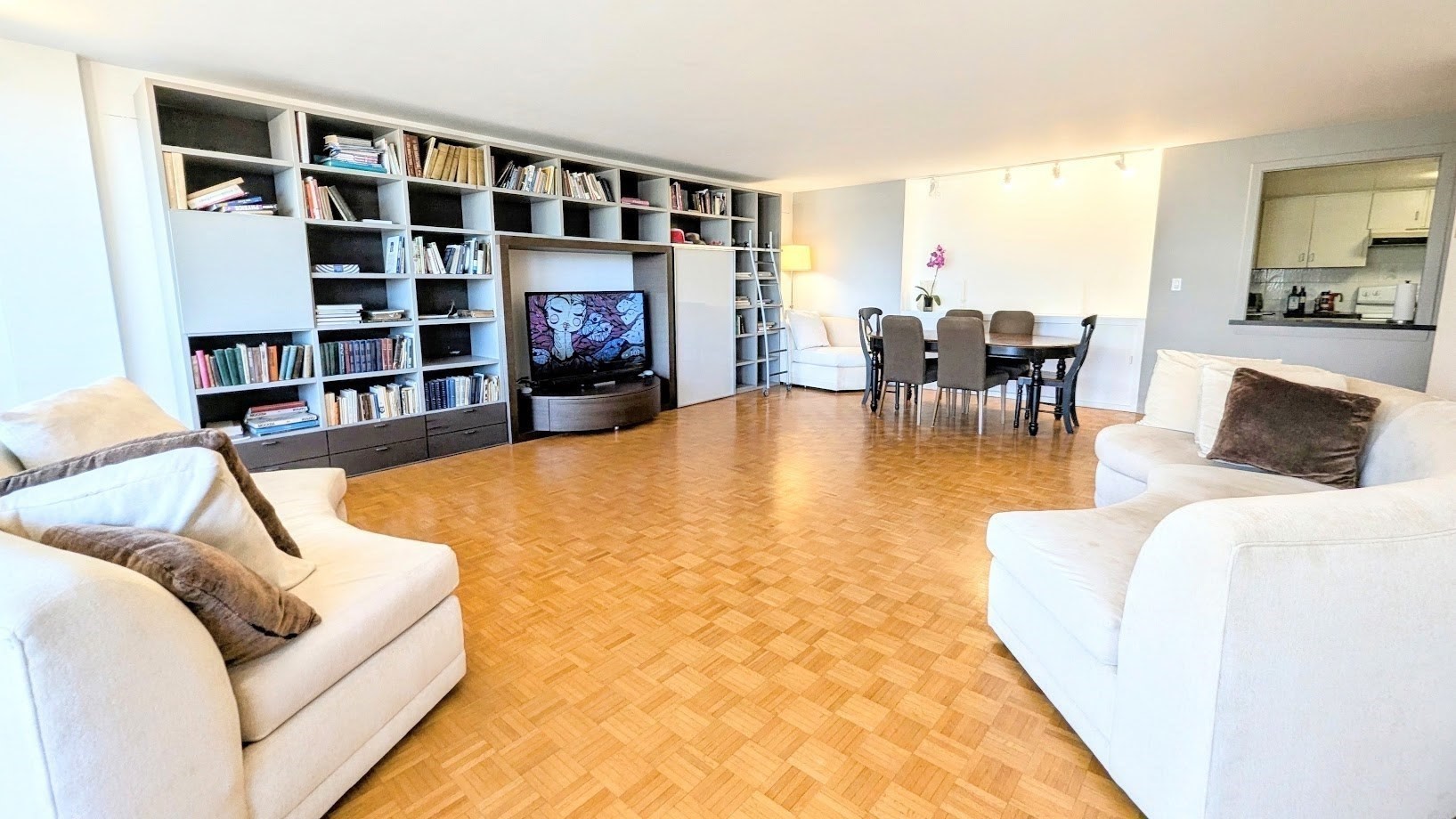 45 Longwood Ave # 705 Property Photo 3