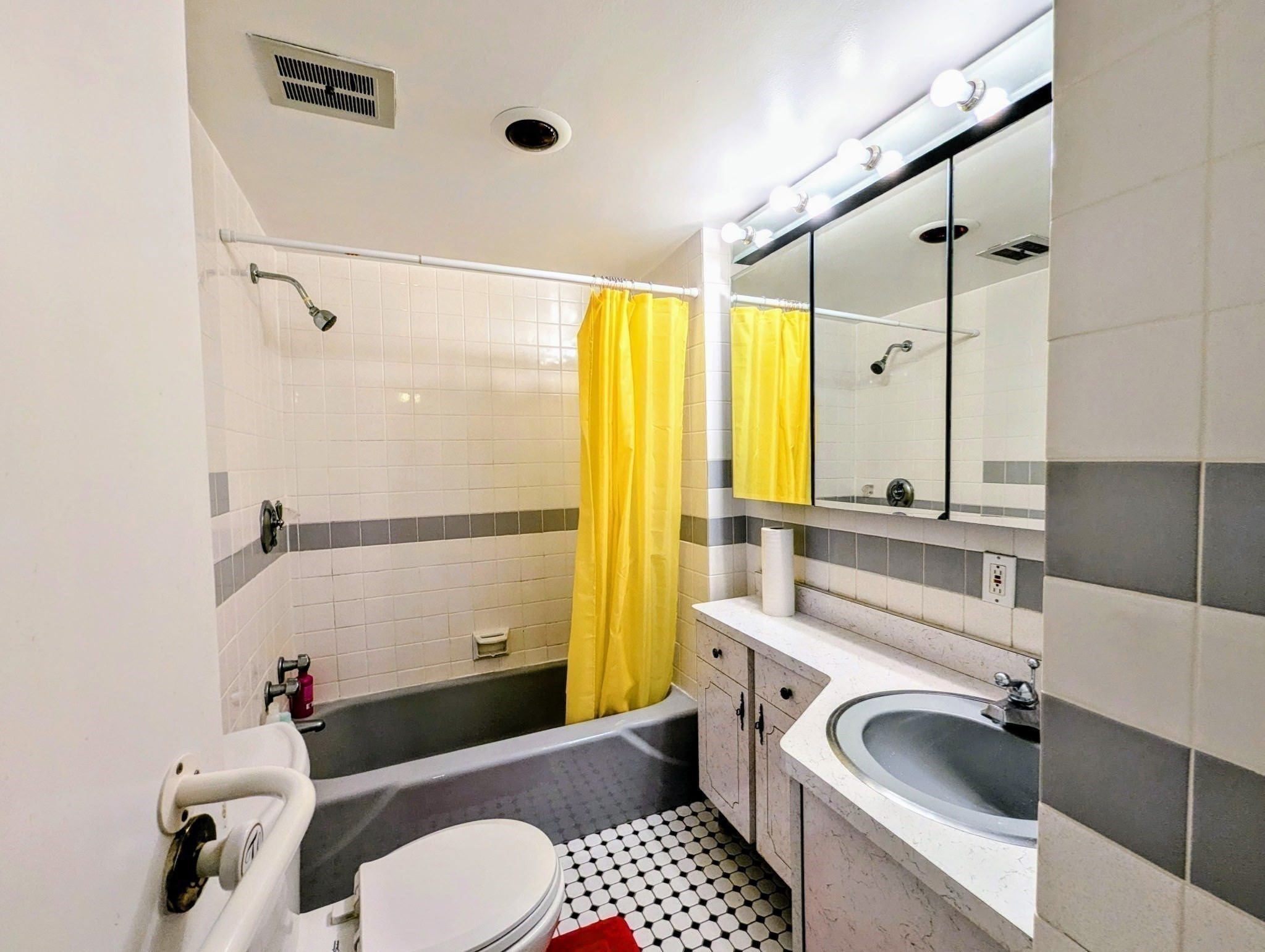 45 Longwood Ave # 705 Property Photo 14