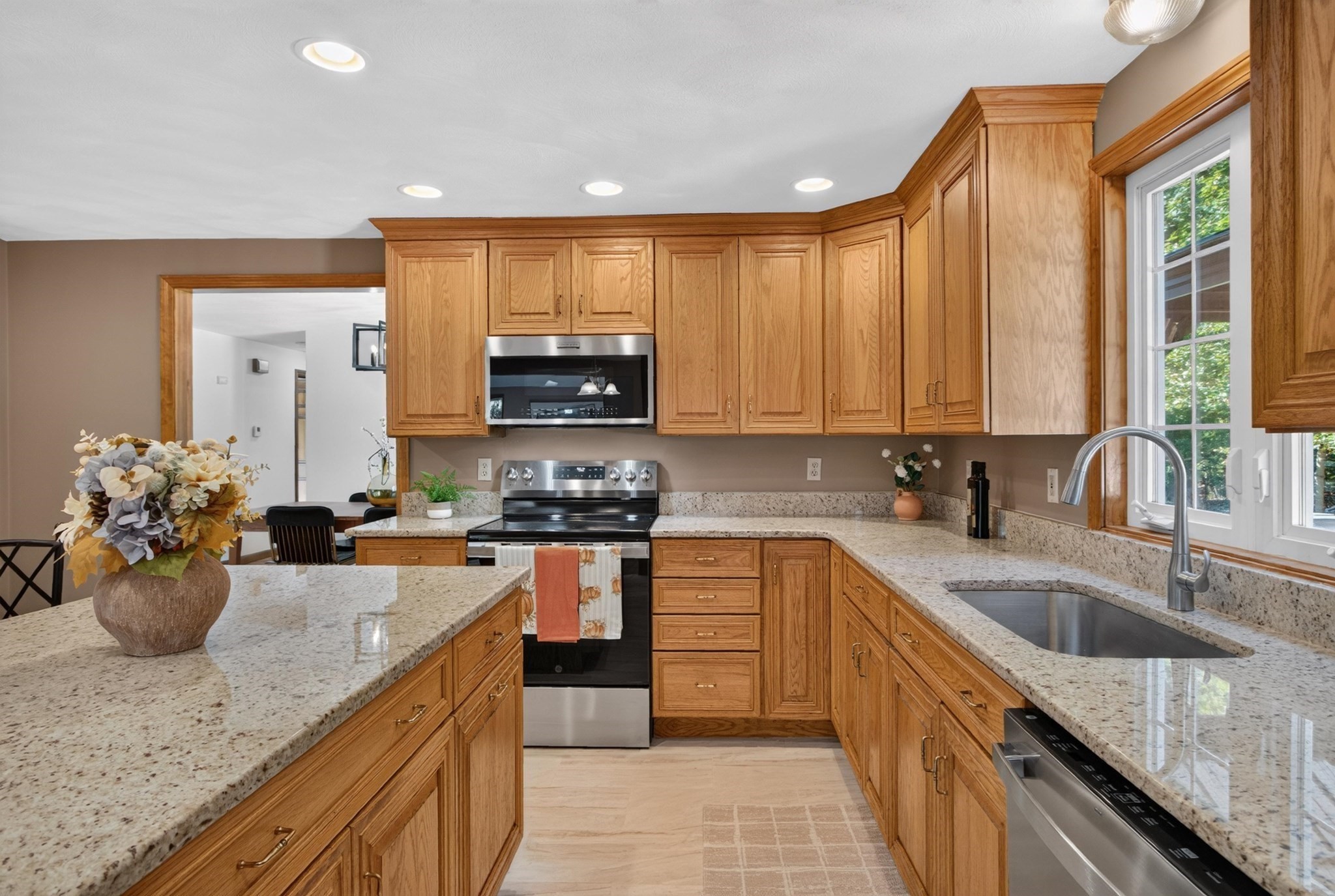 41 Buckingham Drive Property Photo 9