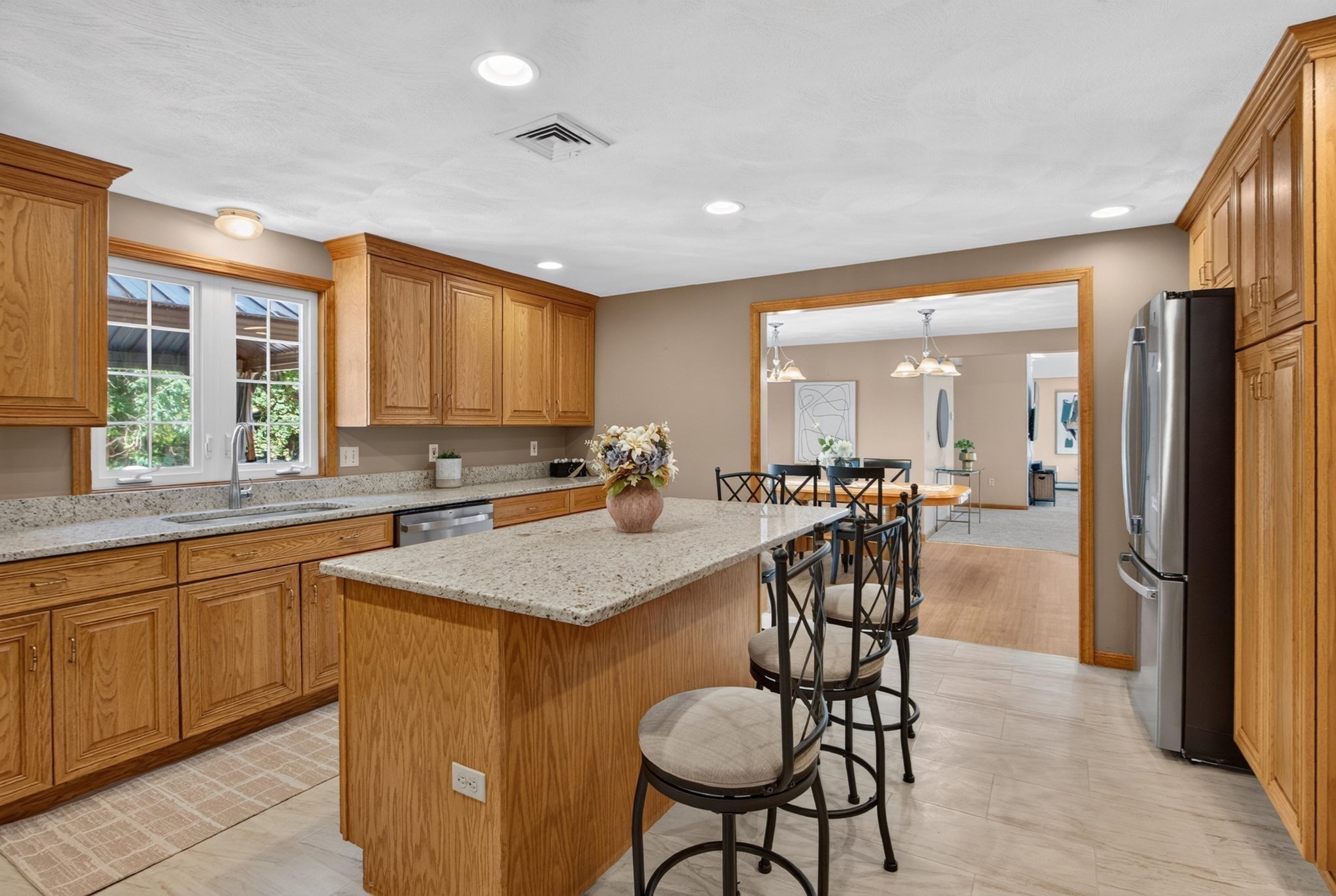 41 Buckingham Drive Property Photo 11