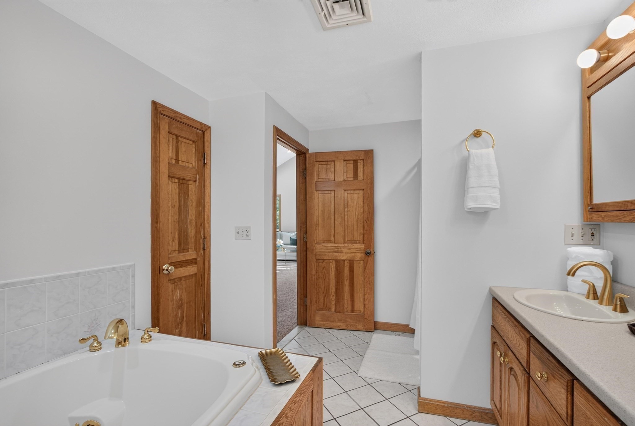 41 Buckingham Drive Property Photo 21