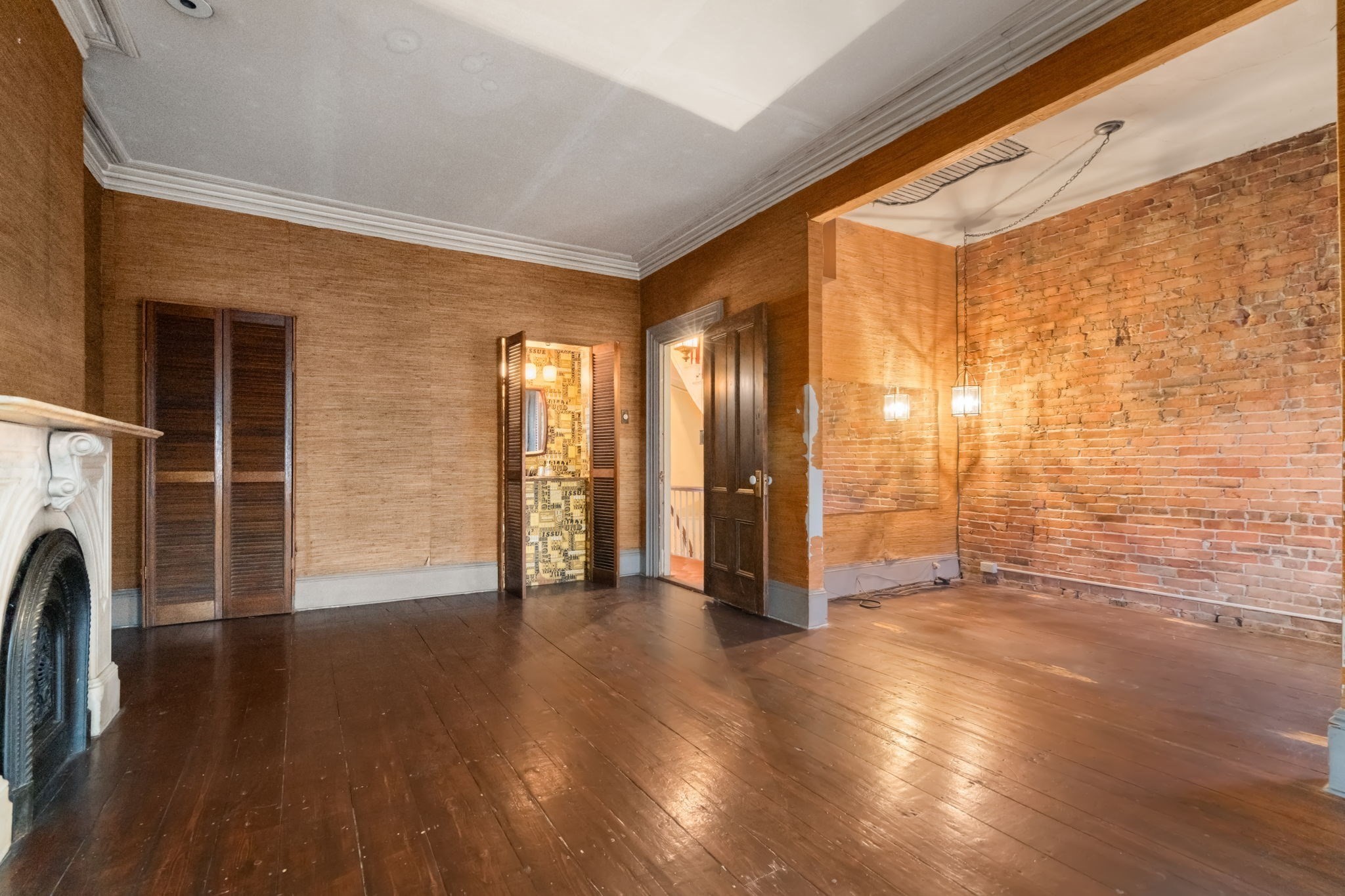 162 W Newton Street Property Photo 6