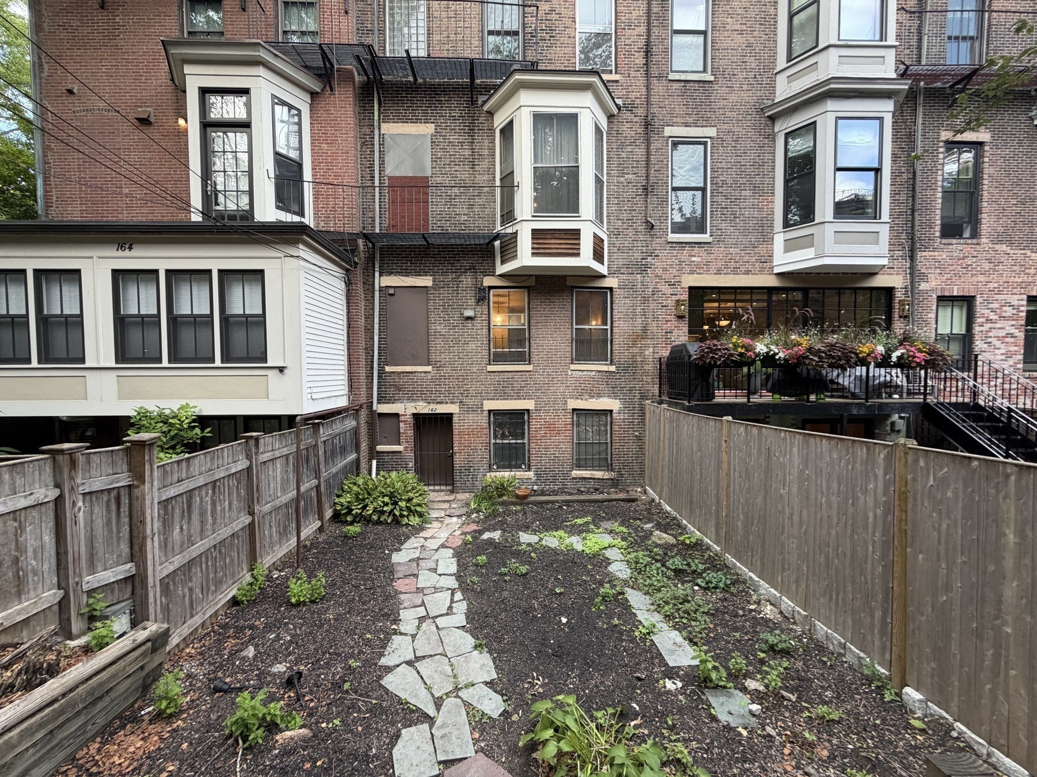 162 W Newton Street Property Photo 10