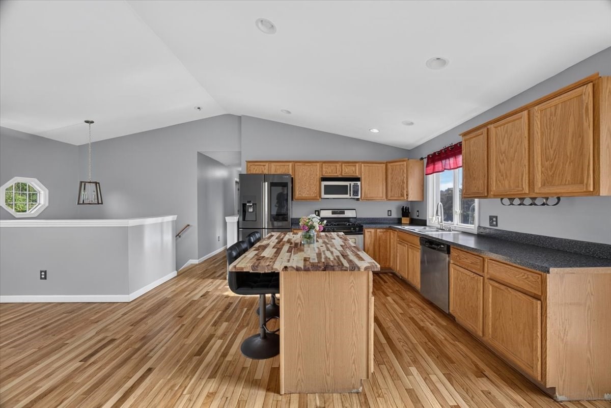 49 Shirley St Property Photo 2