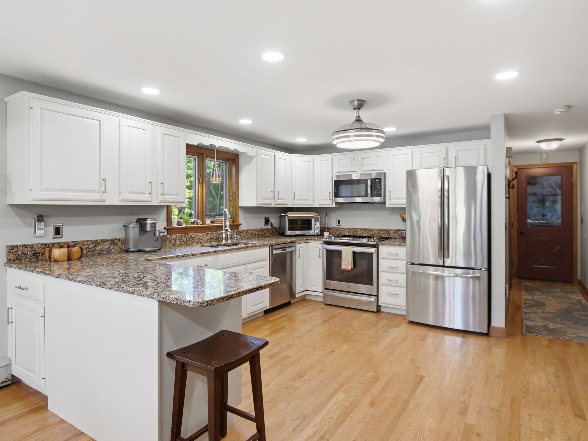 1294 Glebe St Property Photo 15