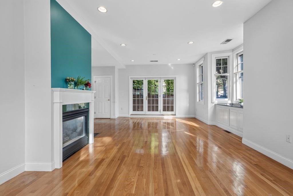 56 Park Street Property Photo 5