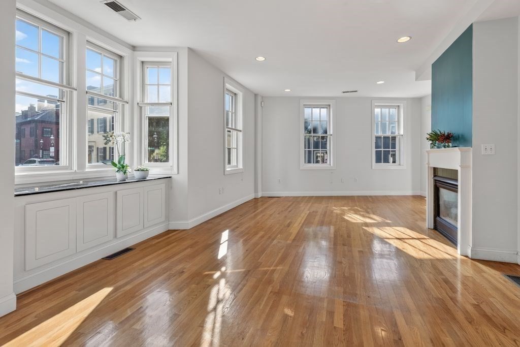 56 Park Street Property Photo 7