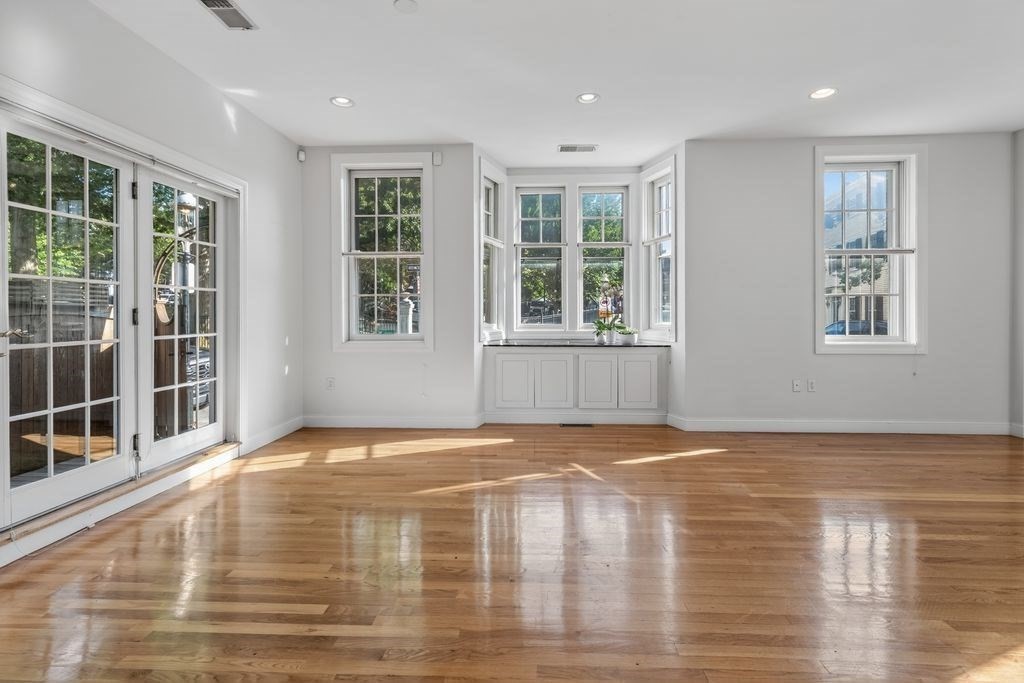 56 Park Street Property Photo 10